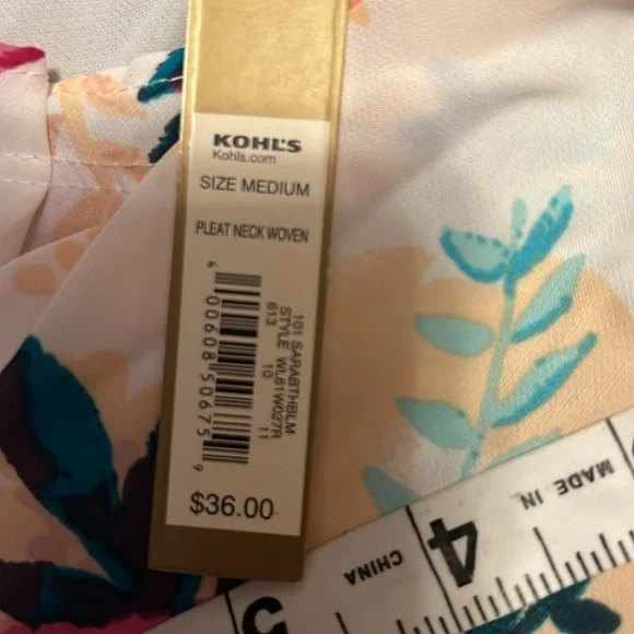 Lauren Conrad floral pleat neck blouse size Medium NWT - Picture 9 of 9